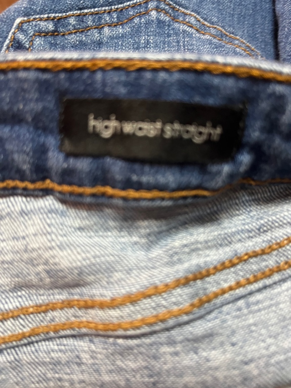 Ella Moss Men's Straight Jeans in Medium Blue Wash - Picture 4 of 5